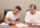 González Vélez llegó y firmo el contrato
