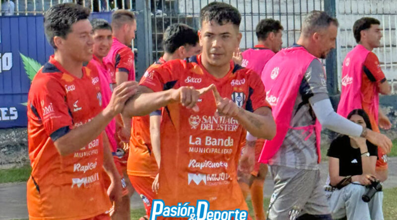 Sarmiento goleó a Atenas y dio un paso firme hacia la cuarta fase